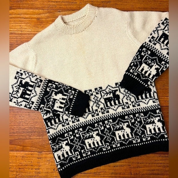 Handcrafted Peruvian Wool Crewneck Pullover Sweater / Medium - Picture 1 of 9